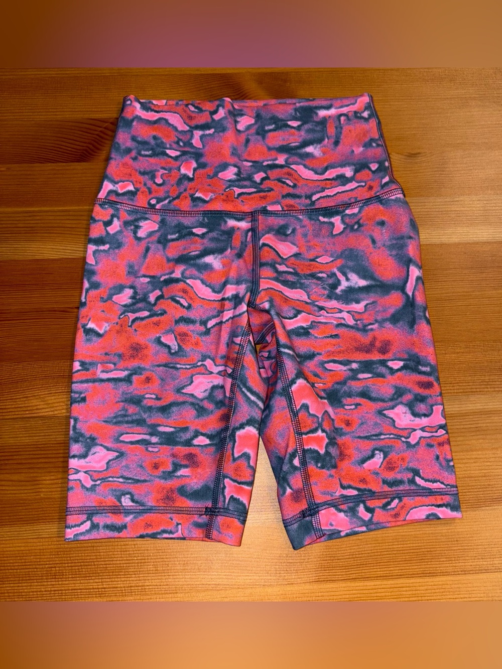 Lululemon Wunder Train High-Rise 8" Short - Chroma Clash Multi - Women's Size 2